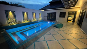 Villa Emerald: 3 Bedroom Pool Villa Near River